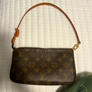 Louis Vuitton Pochette